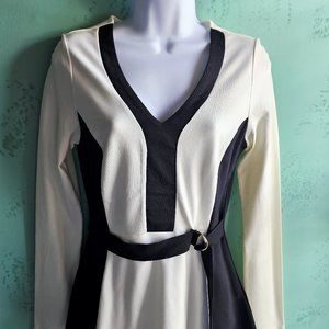 Venus Women's Black & White Blouse Countour Top Belt Accent Size Small